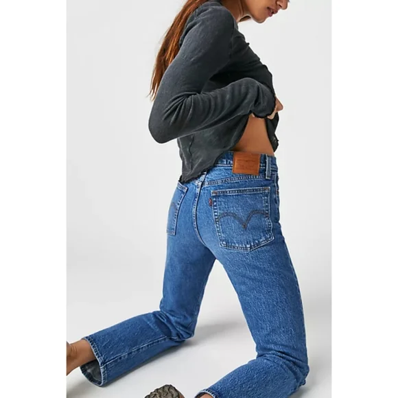 New Levi's WEDGIE STRAIGHT JEANS Size 25 & 29 - Picture 5 of 16